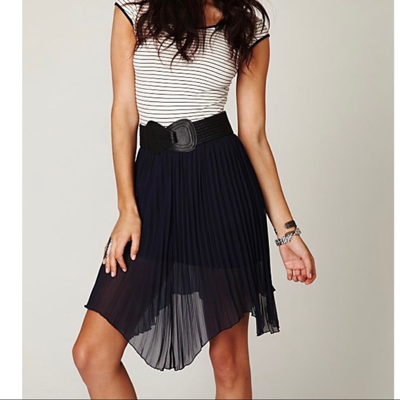 Free People Dresses & Skirts - Free People Navy Pleated Skirt Medium